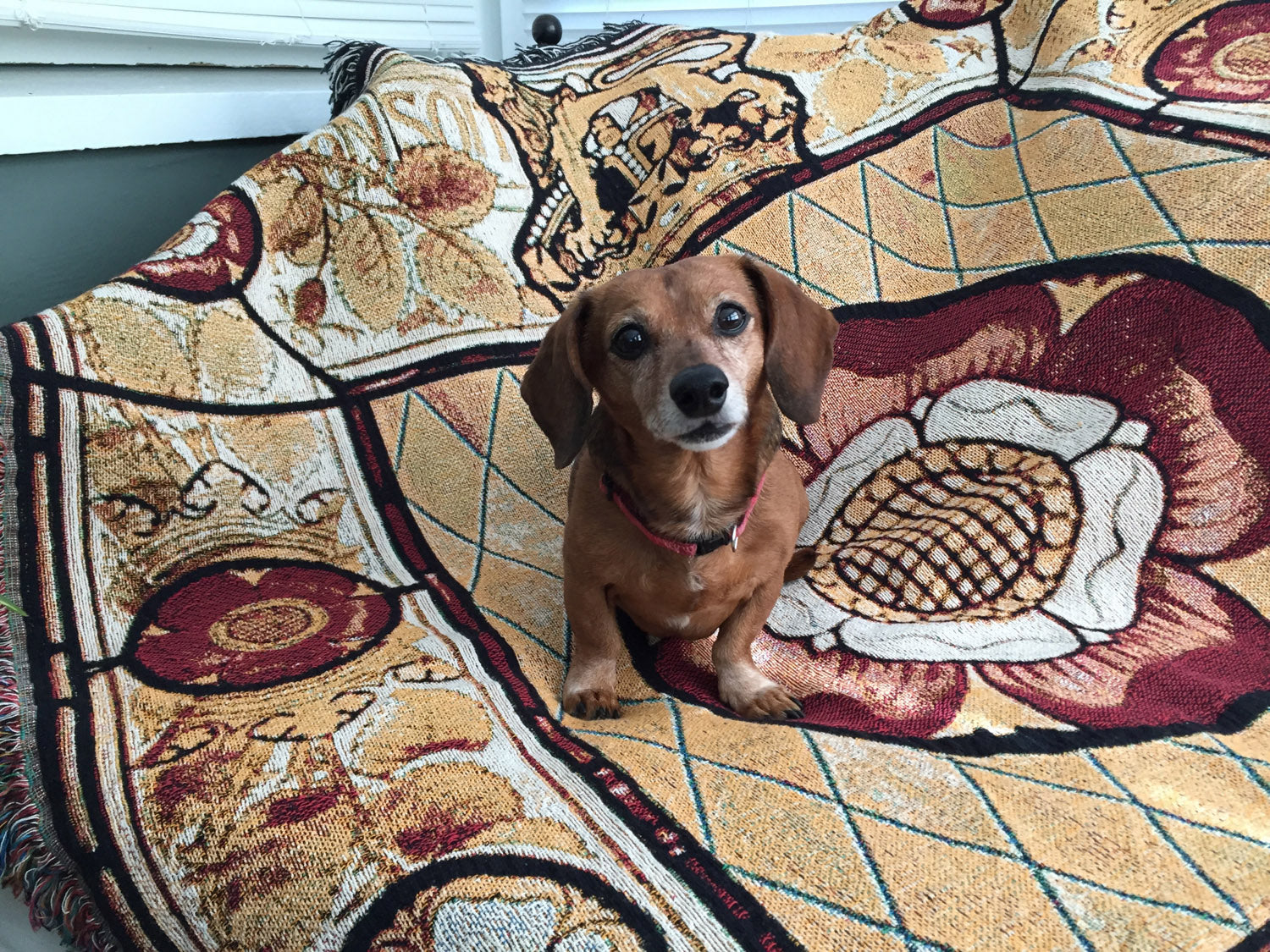 Tudor Rose Deluxe Woven Blanket Throw