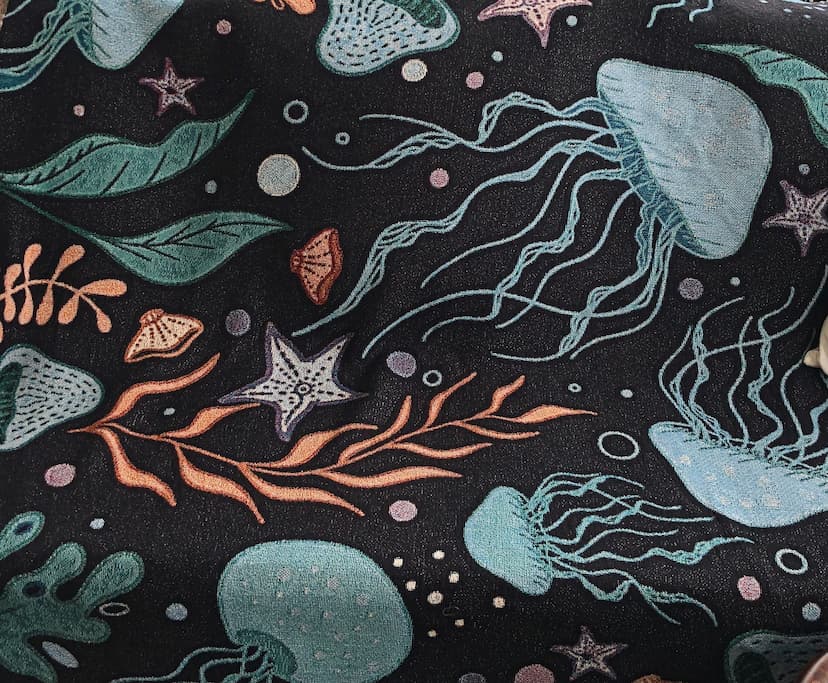 Couverture à motifs de la vie marine