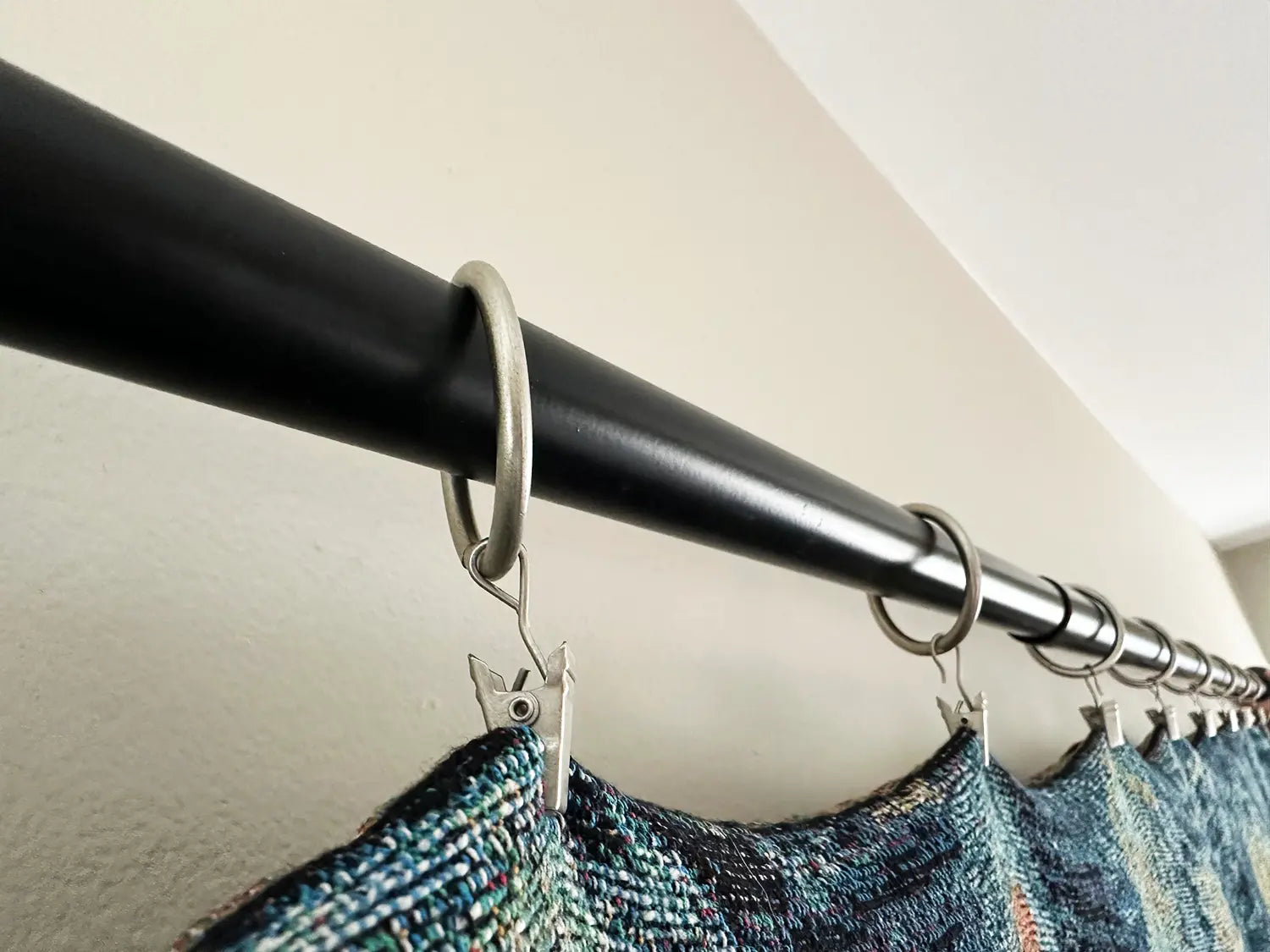 Tapestry Hangers - Clips to Turn Blankets Into Wall Art